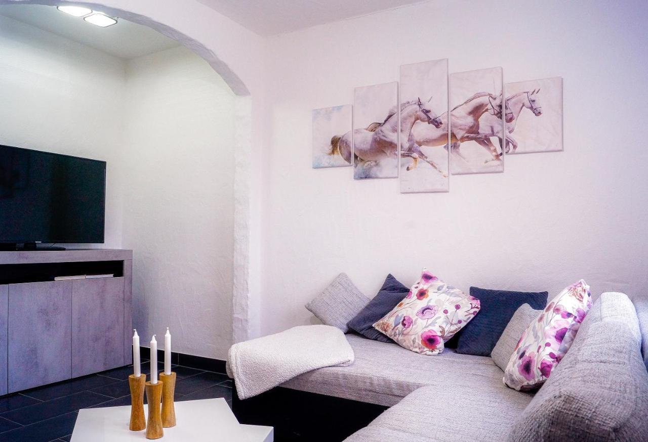 Moderne Ferienwohnung Black Beauty Auf Idyllischem Reiterhof Naehe Burg Eltz Münstermaifeld Exteriör bild